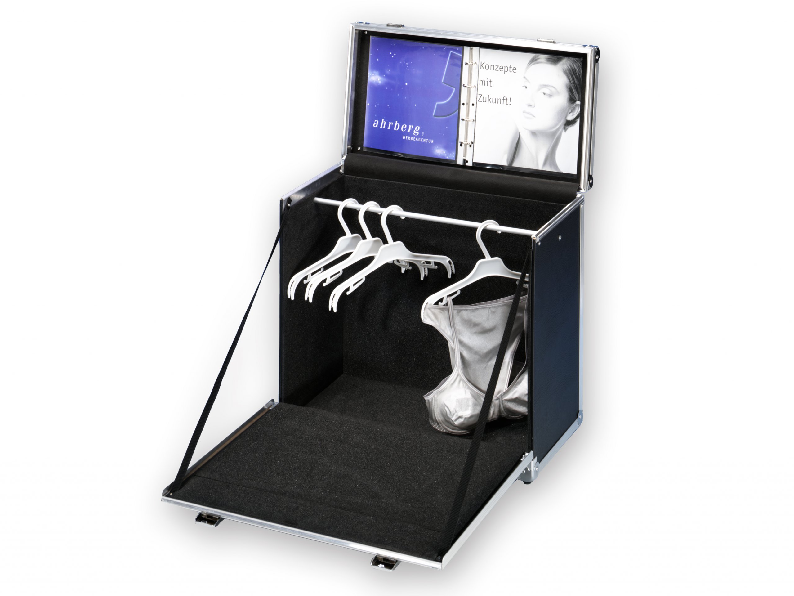 Presentation case for clothing