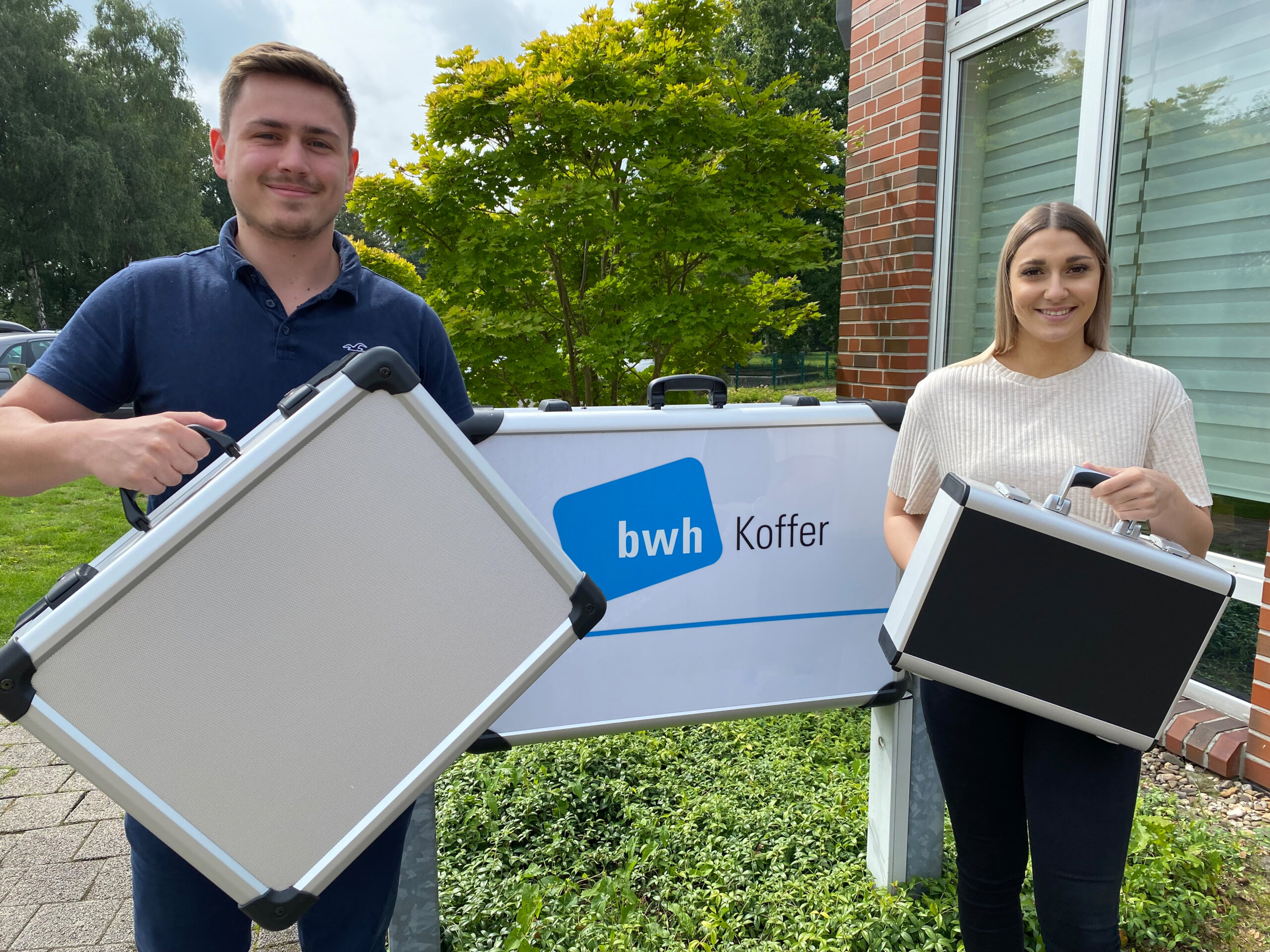 Nils Hindersmann, Zoe Juergens, industrial clerk trainees Ausbildung bei bwh